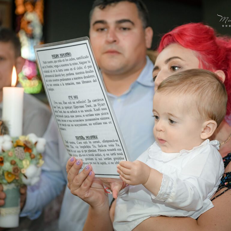 BAUTIZO MATIAS FOTOGRAFÍA BAUTISMAL EN LOGROÑO LA RIOJA