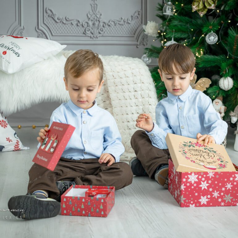 FOTOGRAFÍA NAVIDEÑA CON FAMILIAS FOTOGRAFÍA DE NAVIDAD EN LOGROÑO LARDERO LA RIOJA Y ESPAÑA