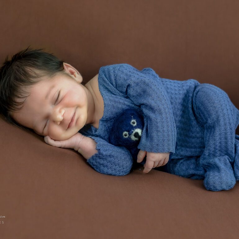FOTOGRAFÍA NEWBORN LUCA BEJU FOTOGRAFÍA DE RECIÉN NACIDOS EN LOGROÑO LARDERO LA RIOJA Y ESPAÑA