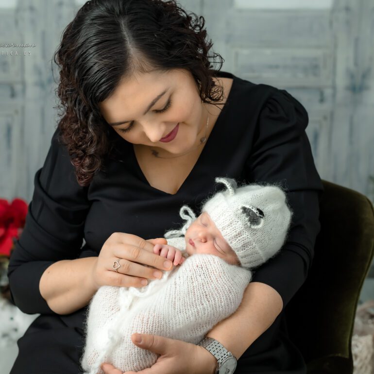 FOTOGRAFÍA NEWBORN MATIAS IUSAN FOTOGRAFÍA DE RECIÉN NACIDOS EN LOGROÑO LARDERO LA RIOJA Y ESPAÑA