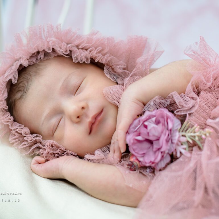 FOTOGRAFÍA NEWBORN SOFIA BURNAR FOTOGRAFÍA DE RECIÉN NACIDOS EN LOGROÑO LARDERO LA RIOJA Y ESPAÑA