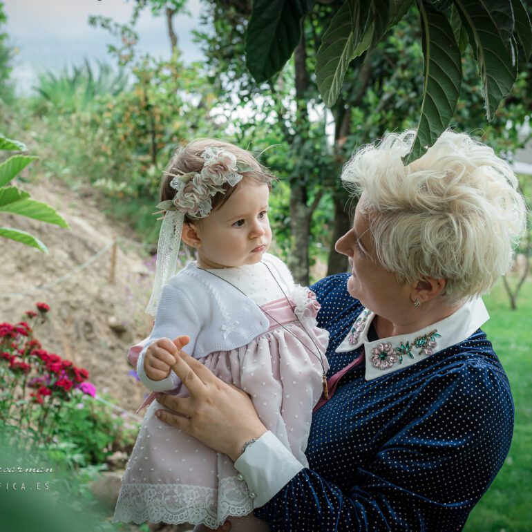 Fotografía de Bautizo Elsa en Lardero La Rioja Sesión de fotos en Restaurante La Grajera Logroño