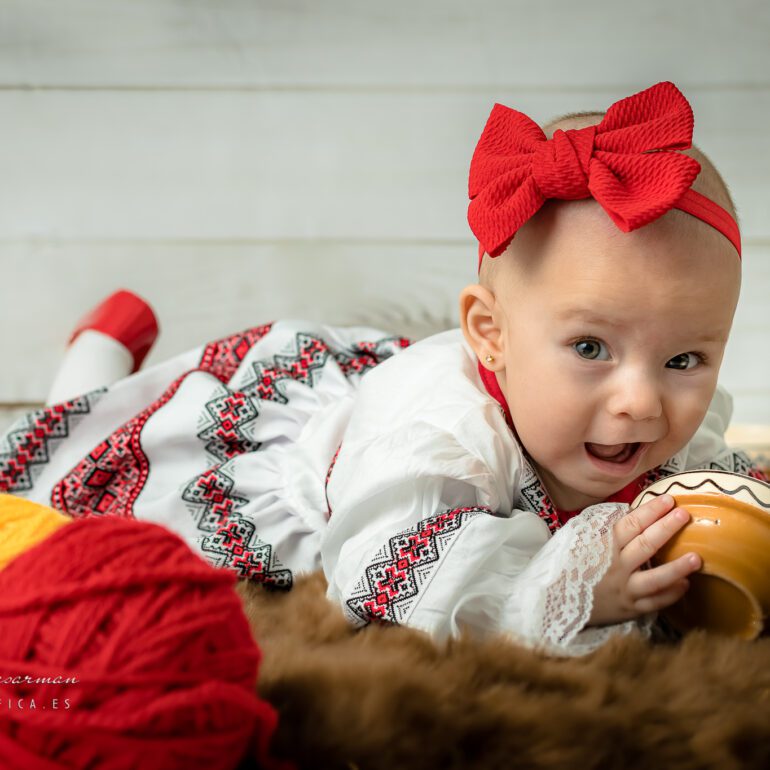 MARINA MI PRIMER AÑITO SEGUIMIENTO ANUAL MES A MES DE RECIÉN NACIDOS Y EMBARAZADAS FOTOGRAFÍA SEGUIMIENTO NEWBORN Y MATERNIDAD EN LOGROÑO LARDERO LA RIOJA Y ESPAÑA