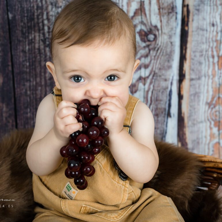 MATIAS MI PRIMER AÑITO SEGUIMIENTO ANUAL MES A MES DE RECIÉN NACIDOS Y EMBARAZADAS FOTOGRAFÍA SEGUIMIENTO NEWBORN Y MATERNIDAD EN LOGROÑO LARDERO LA RIOJA Y ESPAÑA