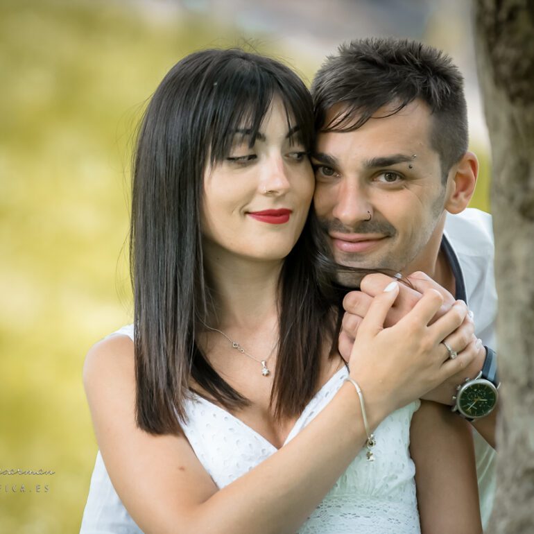 SESIÓN ARTÍSTICA DE FOTOS PREBODA CON ALEXANDRA Y FLORIN FOTÓGRAFOS PROFESIONALES DE BODAS EN LOGROÑO LARDERO LA RIOJA Y ESPAÑA