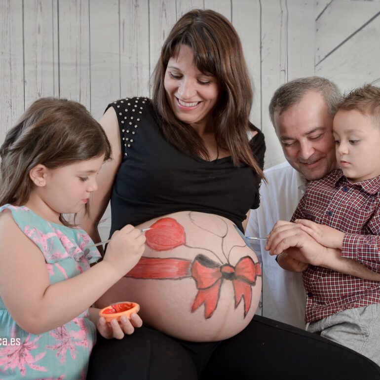 SESIÓN DE BELLY PAINTING PARA EMBARAZADAS SESIÓN FOTOGRÁFICA BARRIGA PINTADA CON VALY POPESCU FOTOGRAFÍA DE EMBARAZO EN LOGROÑO LARDERO LA RIOJA Y ESPAÑA