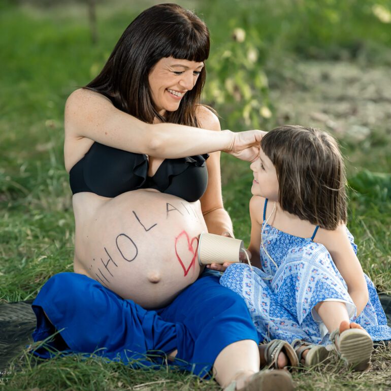 SESIÓN DE EMBARAZO EN EXTERIOR ESPERANDO A MIGUEL FOTÓGRAFO PROFESIONAL DE EMBARAZADAS EN LOGROÑO LARDERO LA RIOJA Y ESPAÑA