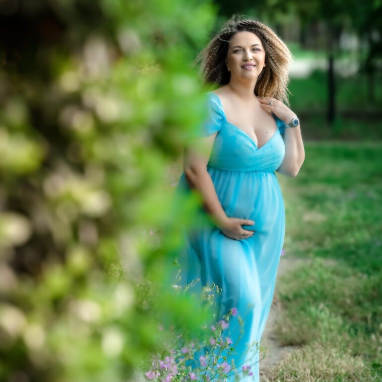 SESIÓN DE FOTOS DE PREMAMÁ EN EXTERIOR CON LUMINITA BOGDAN Y LUCA FOTÓGRAFO DE EMBARAZADAS EN LOGROÑO LARDERO LA RIOJA Y ESPAÑA