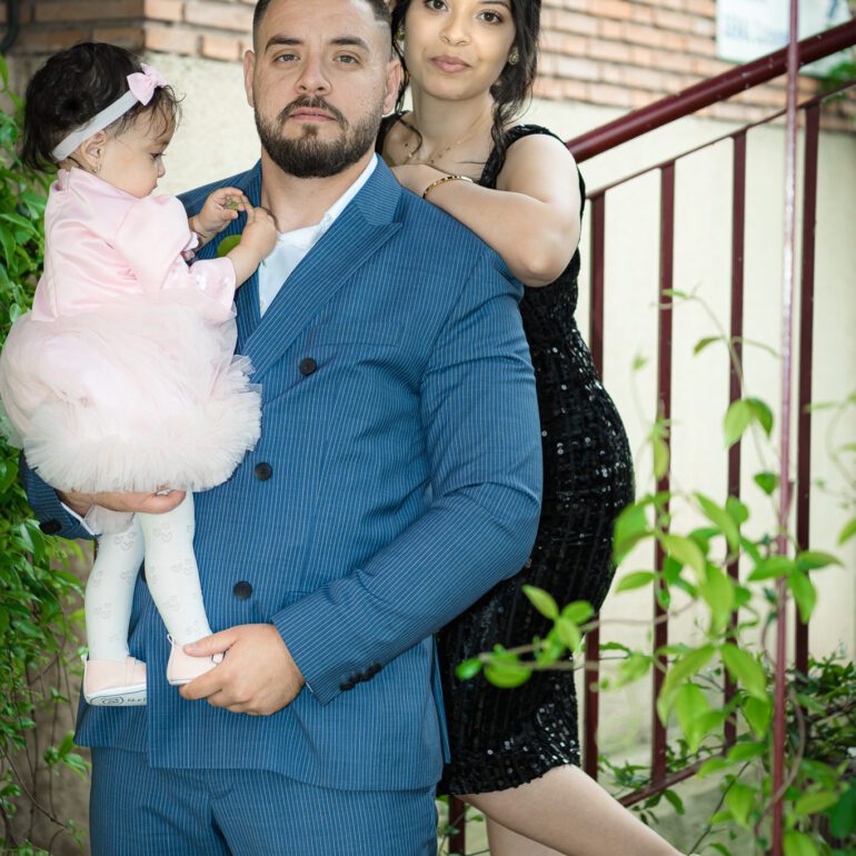 Sesión de foto en la iglesia con Eva Fotografía de Bautizo en La Rioja
