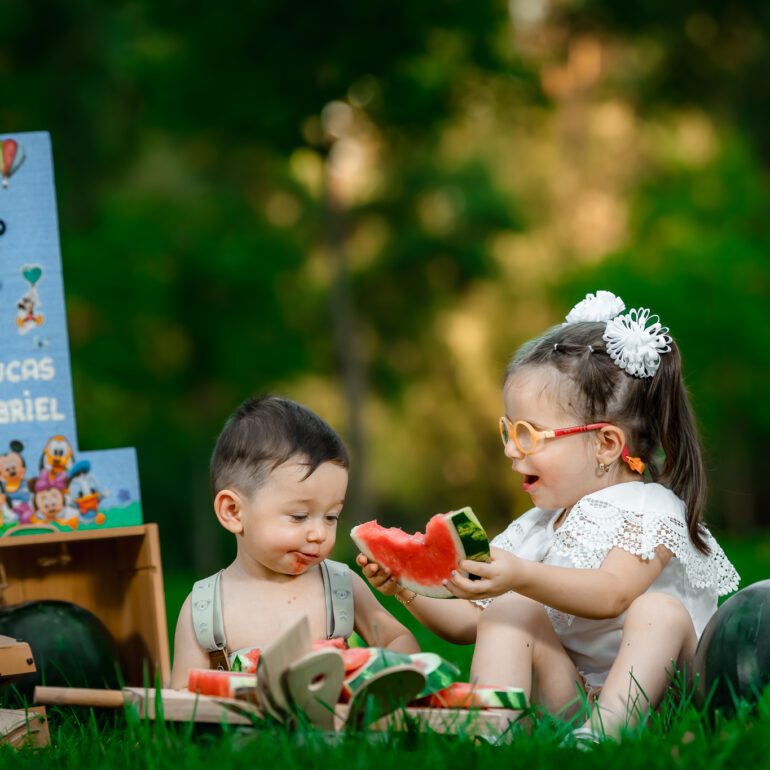 LUCAS SMASH THE WATERMELON Sesión Smash The Cake en Naturaleza