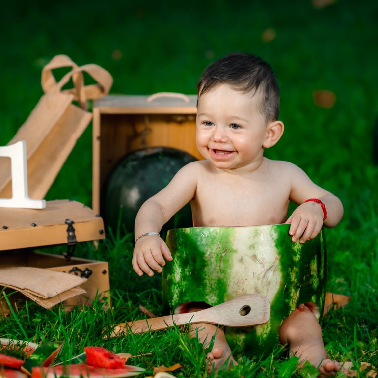 LUCAS SMASH THE WATERMELON Sesión Smash The Cake en Naturaleza