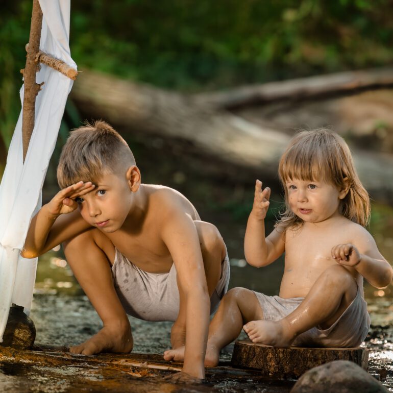 Luca & Matei Fotografía infantil AVENTURA DE VERANO