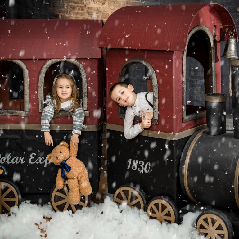 Sesion de Navidad Polar Express Estudio de Fotografía Madalina Basarman en Logroño