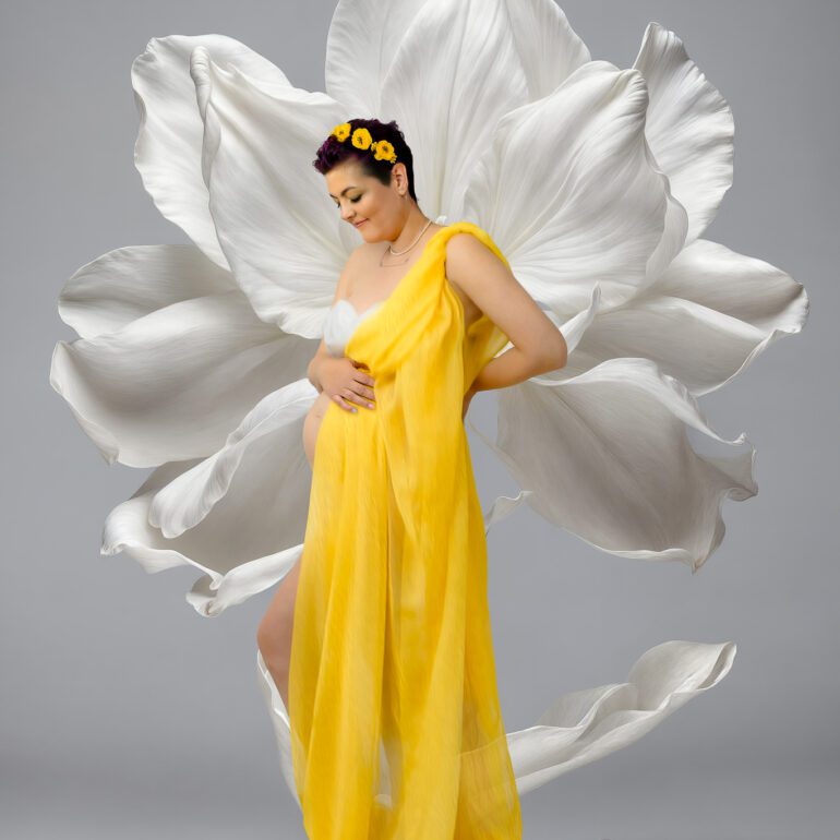 Fotografía de maternidad fine art Ioana sesión de embarazo con Mariuca