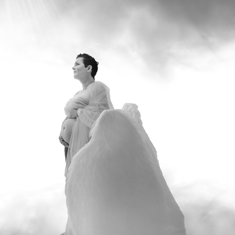 Fotografía de maternidad fine art Ioana sesión de embarazo con Mariuca