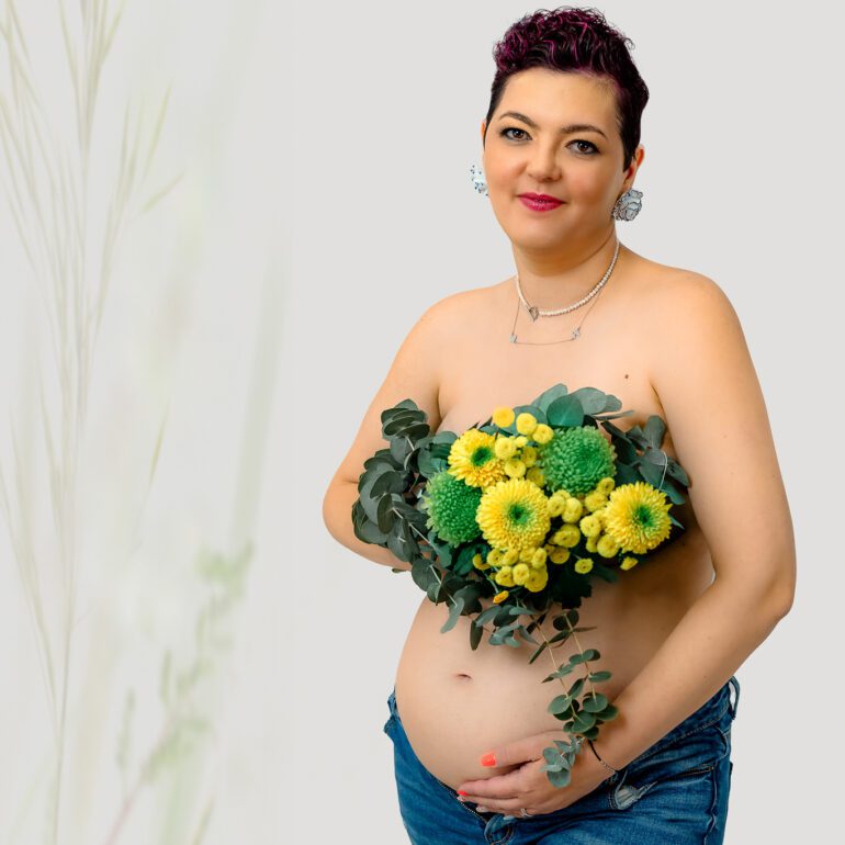 Fotografía de maternidad fine art Ioana sesión de embarazo con Mariuca