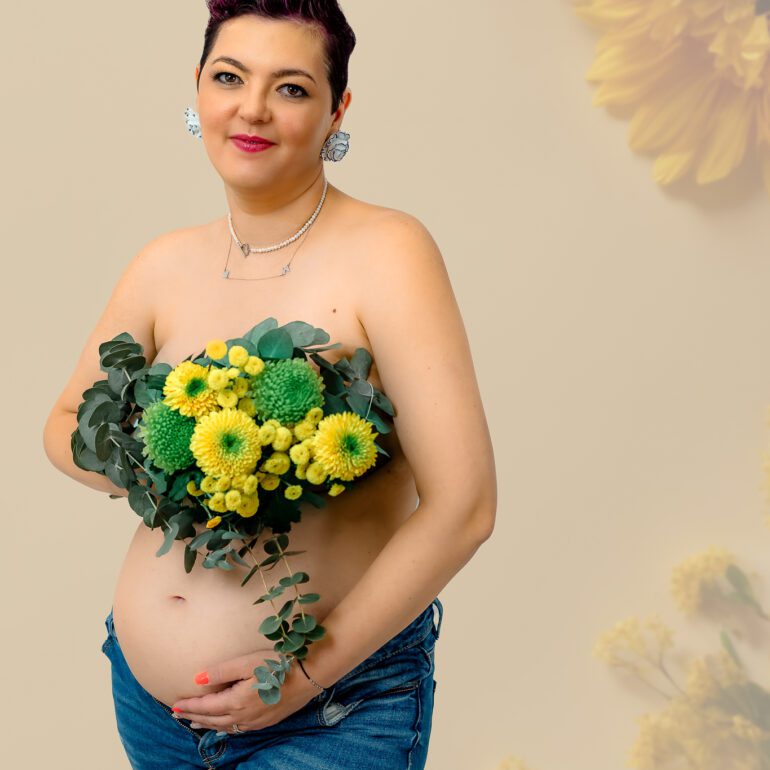 Fotografía de maternidad fine art Ioana sesión de embarazo con Mariuca