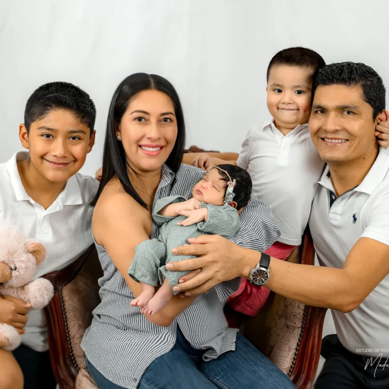 ARIANNE NEWBORN ESTUDIO DE FOTOGRAFIA MADALINA BASARMAN