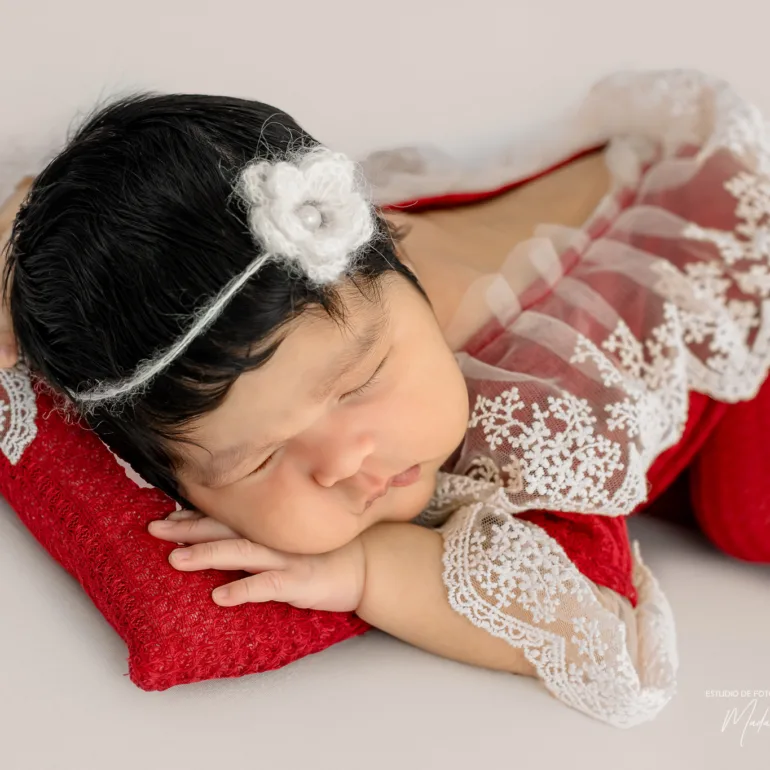 ARIANNE NEWBORN ESTUDIO DE FOTOGRAFIA MADALINA BASARMAN