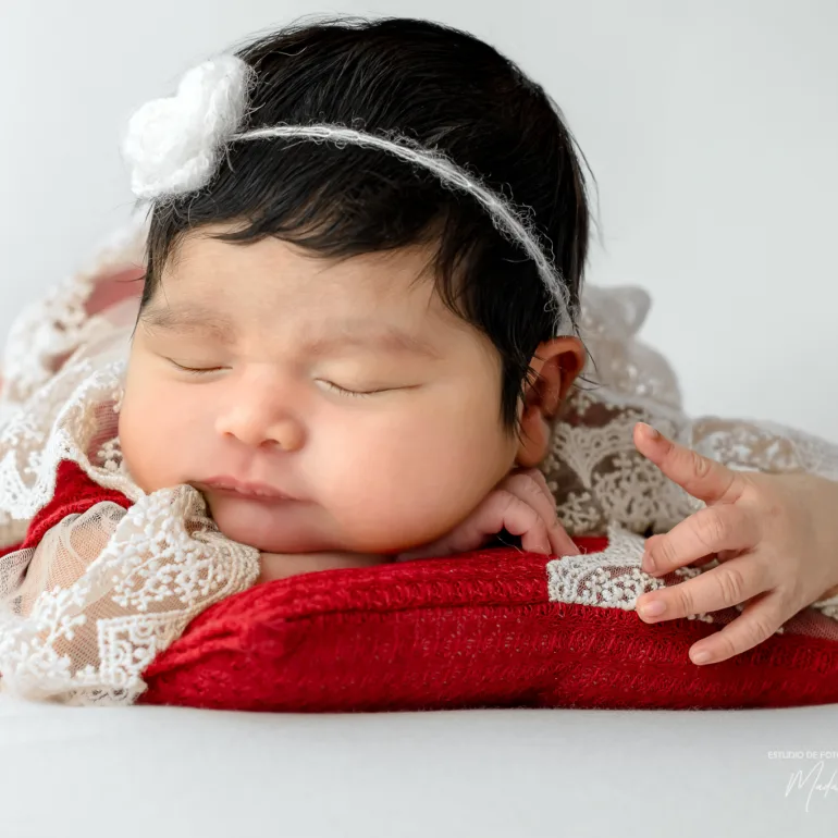 ARIANNE NEWBORN ESTUDIO DE FOTOGRAFIA MADALINA BASARMAN