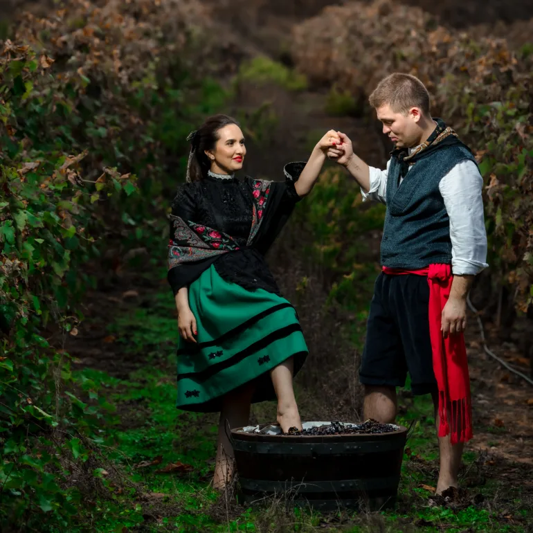 Sesion preboda Save the date Magdalena y Beny vendimiadores