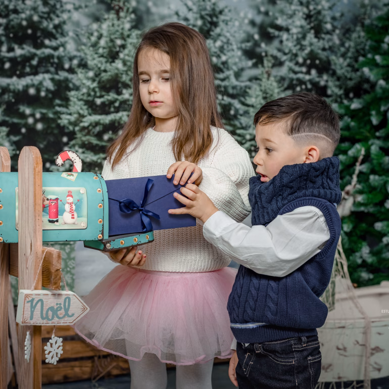 Antonia Lucas Andreea Radu Mon Jolie Noel Navidenas sesion foto navidad ()