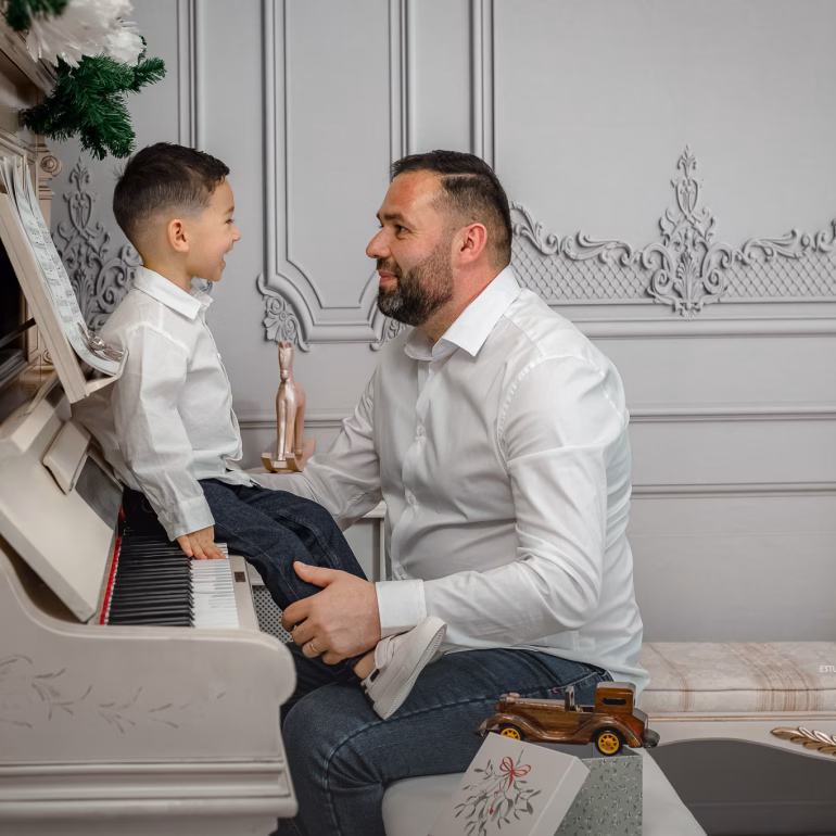 Antonia Lucas Andreea Radu Mon Jolie Noel Navidenas sesion foto navidad ()