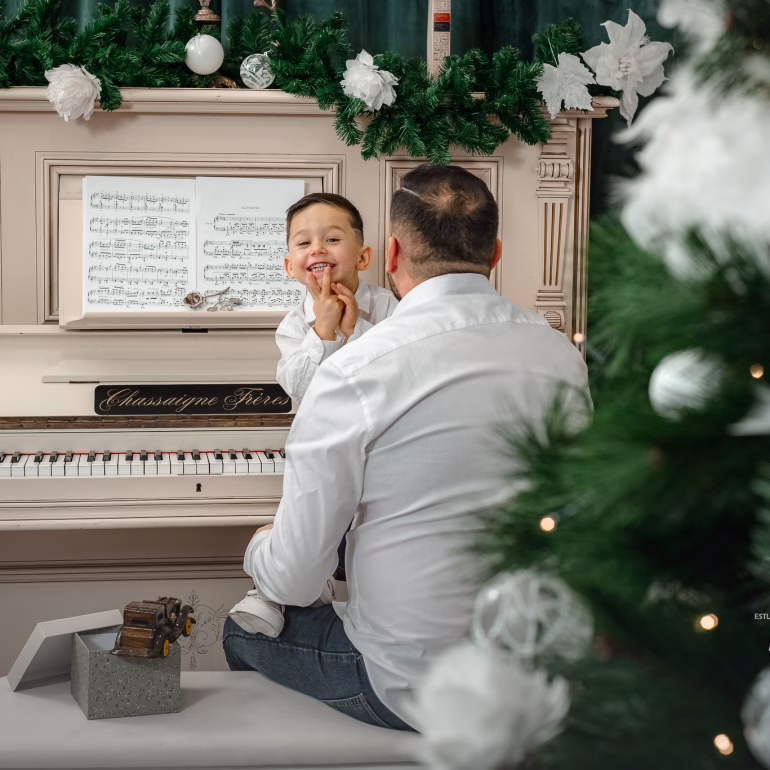 Antonia Lucas Andreea Radu Mon Jolie Noel Navidenas sesion foto navidad ()