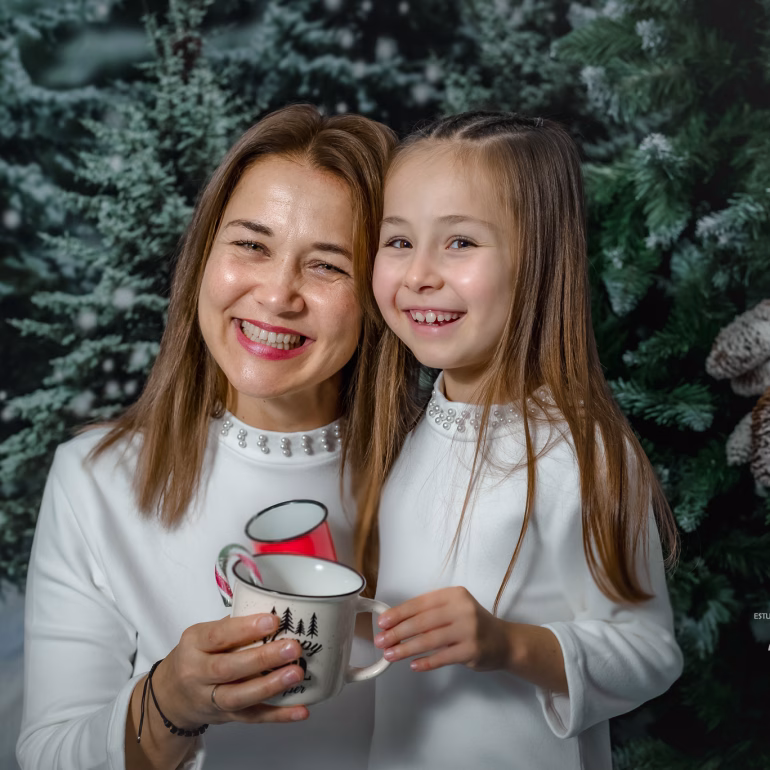 Elena Simona si Mimi Mon Jolie Noel Navidenas sesion de fotos de navidad ()