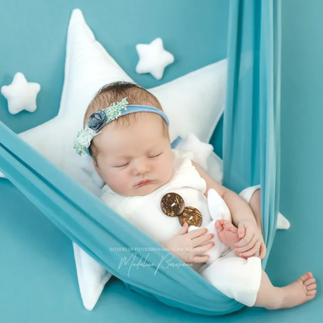 Twinkle, twinkle, little star...
❤️
www madalinabasarman es
Estudio de Fotografía en Logroño
Pl San Pedro nr 1 (a lado de la floristeria)
#newborn #reciennacidos #familias #fotobebe #bebelogroño #newbornlarioja #sesionfamiliar #madalinabasarman #fotografica #fotografbotez #fotografia #igerslogroño #fotografologroño #fotografolarioja #fotograficabymadalinabasarman